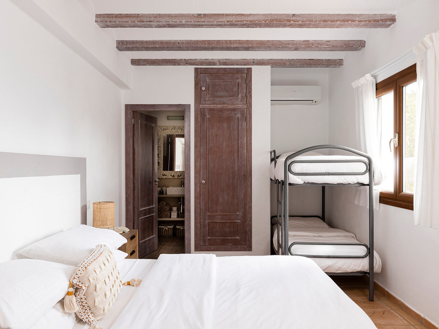 Family & Twin Rooms at Cuatre Finques